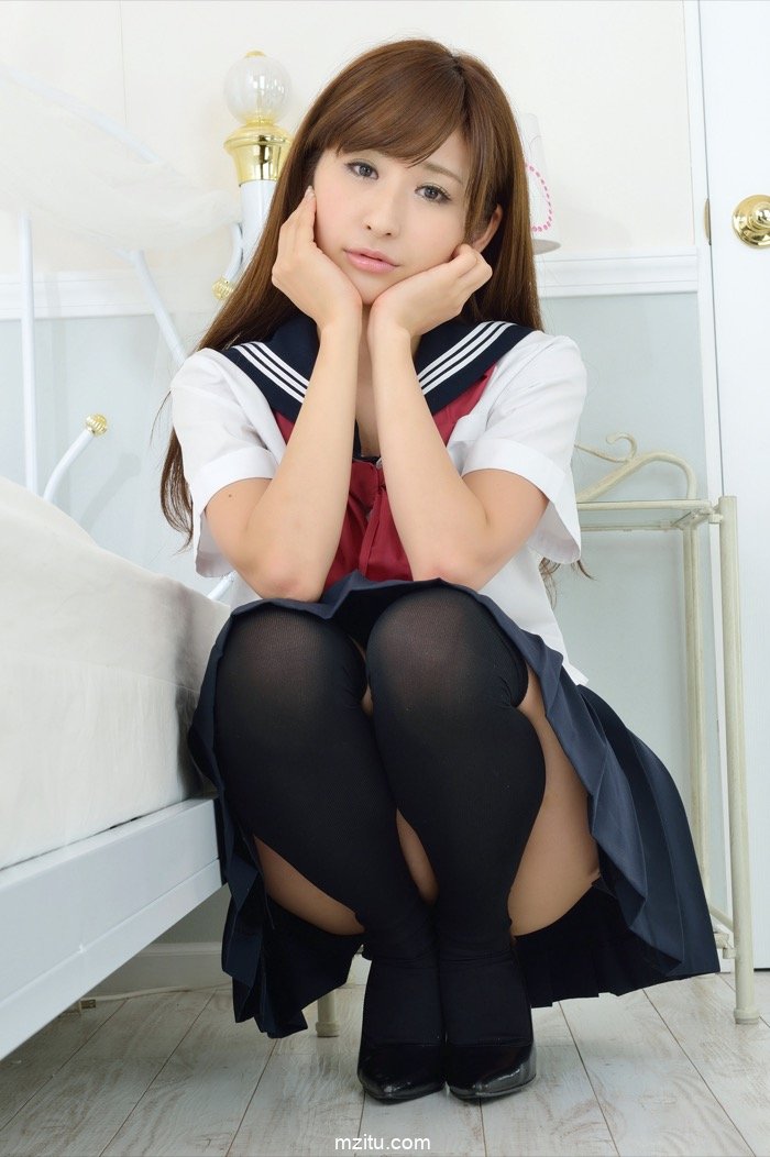日本校花真甜美，教室撩裙诱人鼻血(47)