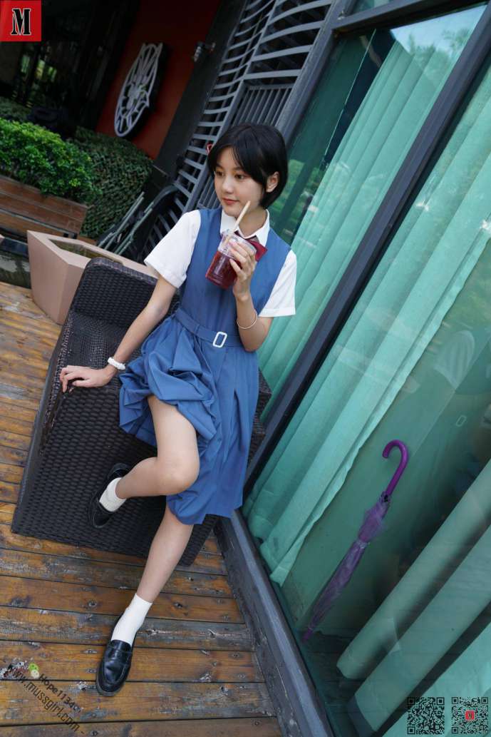 图片[2]-一副学生模样的短发姑娘【112P】20023-草莓街拍