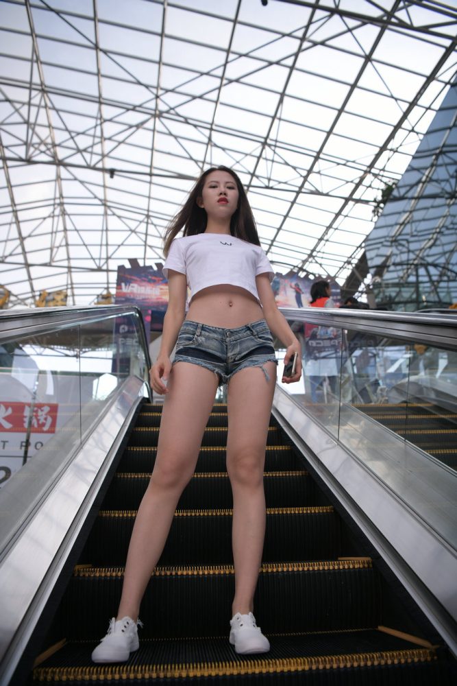 J1220 288P8V-10.0GB-草莓街拍
