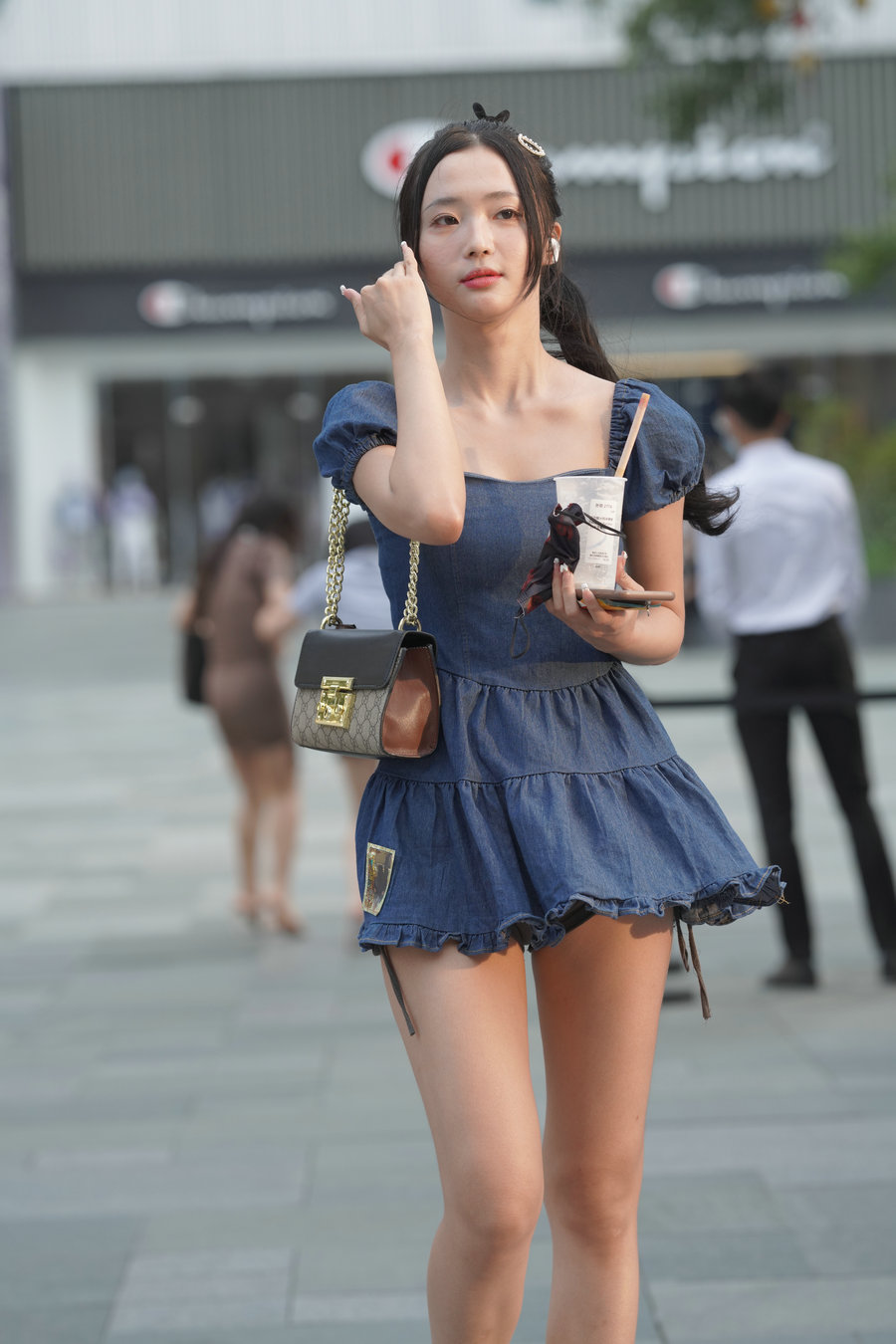 图片[1]-J3654 240P-2.74GB-草莓街拍