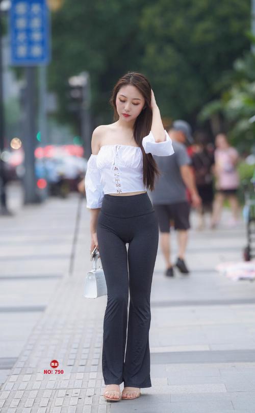 身材非常哇塞的瑜伽裤女孩  J1333 521P6V-21.6GB-草莓街拍