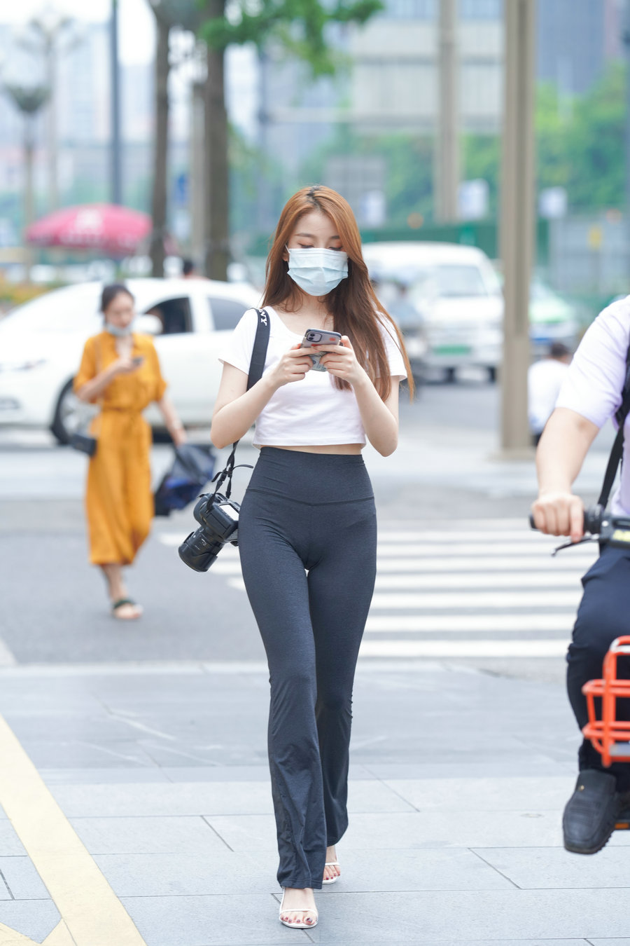 图片[3]-玩单反机的瑜伽裤女孩  J1270 498P5V-28.6GB-草莓街拍