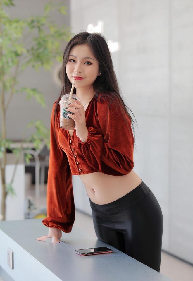 图片[3]-非常甜美的皮裤女孩 J1236 322P11V-16.4GB-草莓街拍