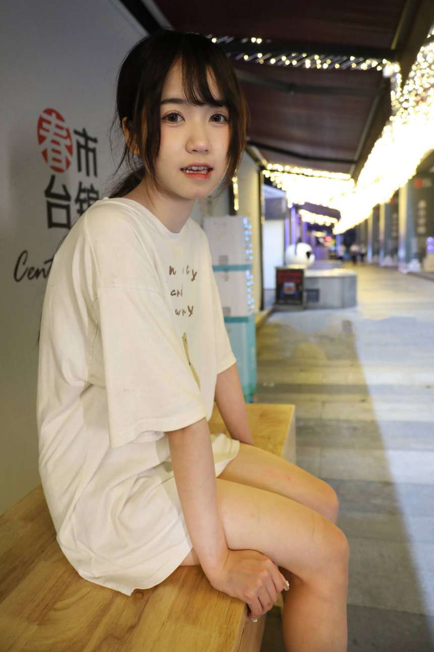 图片[4]-KTV里唱歌的长腿帆布鞋女孩【102P】20015-草莓街拍
