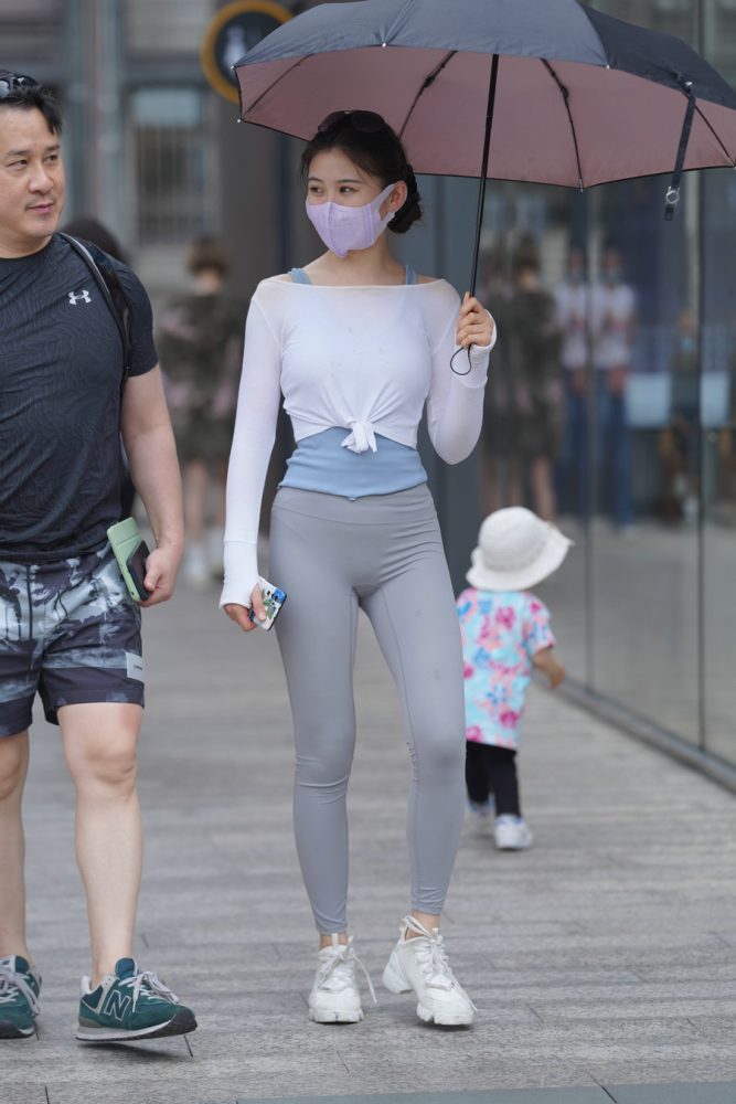 街拍逛街的瑜伽裤小女人  J2874 36P-469MB-草莓街拍