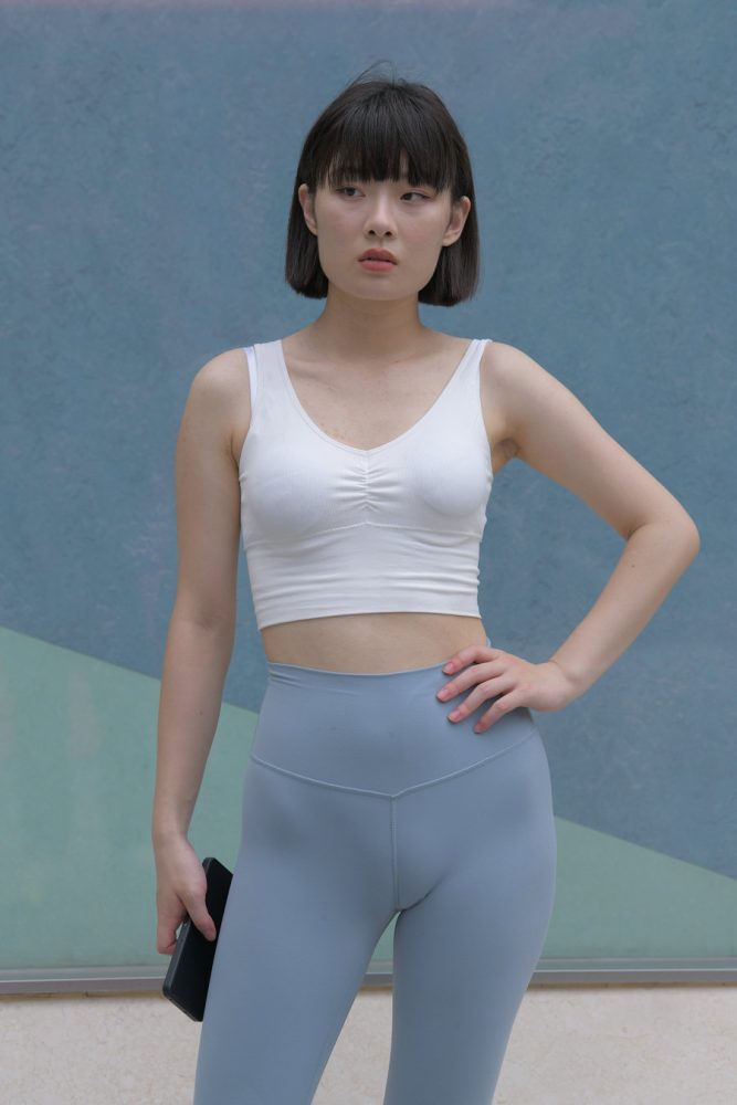 短发女孩J4175 379P2V-26.5GB-草莓街拍
