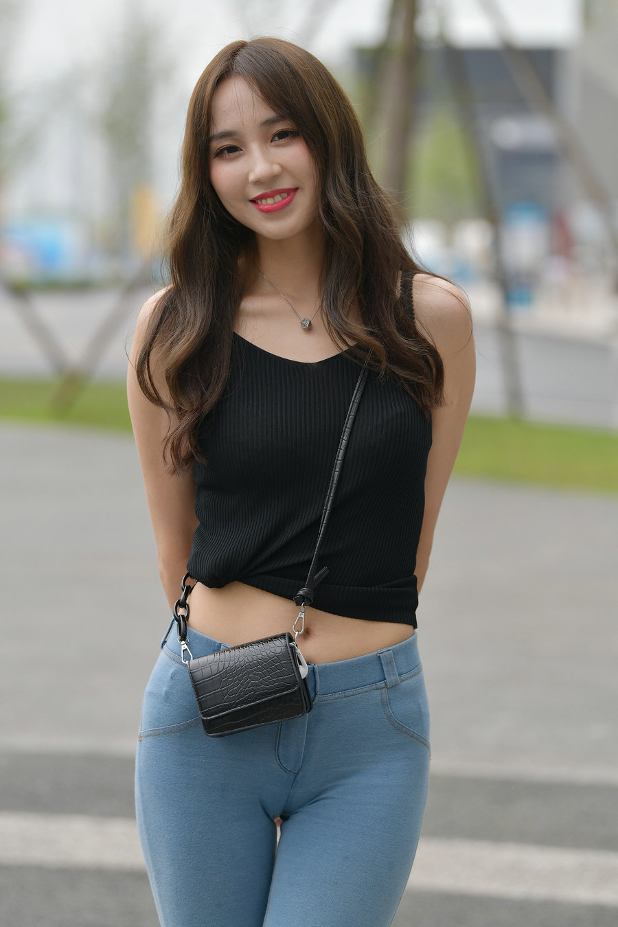 图片[1]-紧身牛仔裤女孩J3808 276P-3.31GB-草莓街拍
