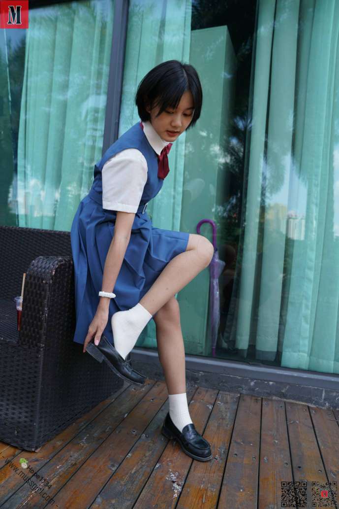 图片[3]-一副学生模样的短发姑娘【112P】20023-草莓街拍