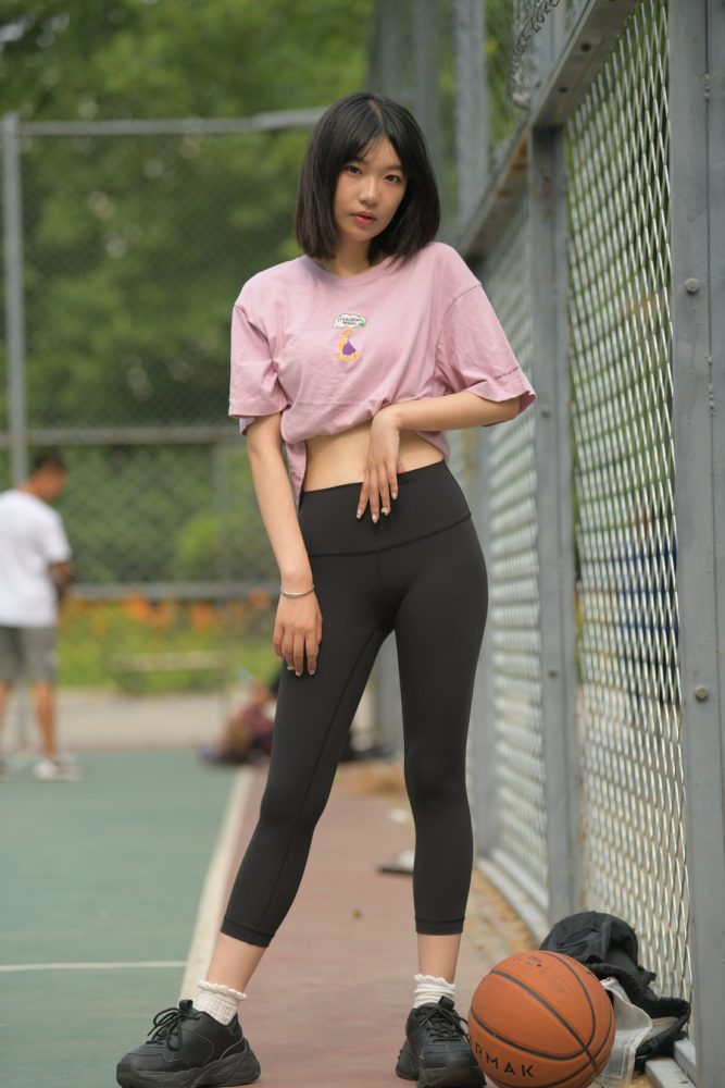图片[3]-穿瑜伽裤打篮球的大三女孩J2198 463P1V-18.6GB-草莓街拍