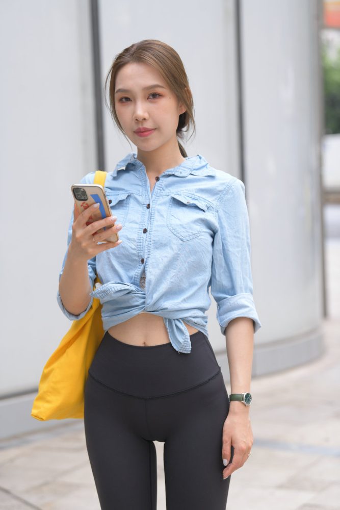 非常漂亮的瑜伽裤女孩J1990 733P1V-27.9GB-草莓街拍