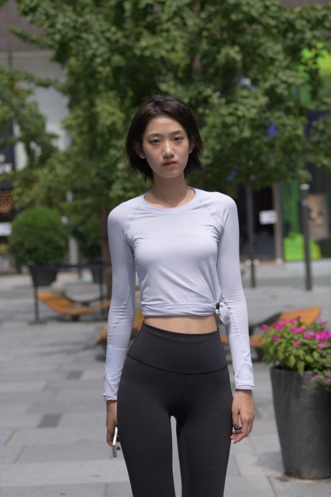 短发长腿的女生J2791 292P-5.71GB-草莓街拍