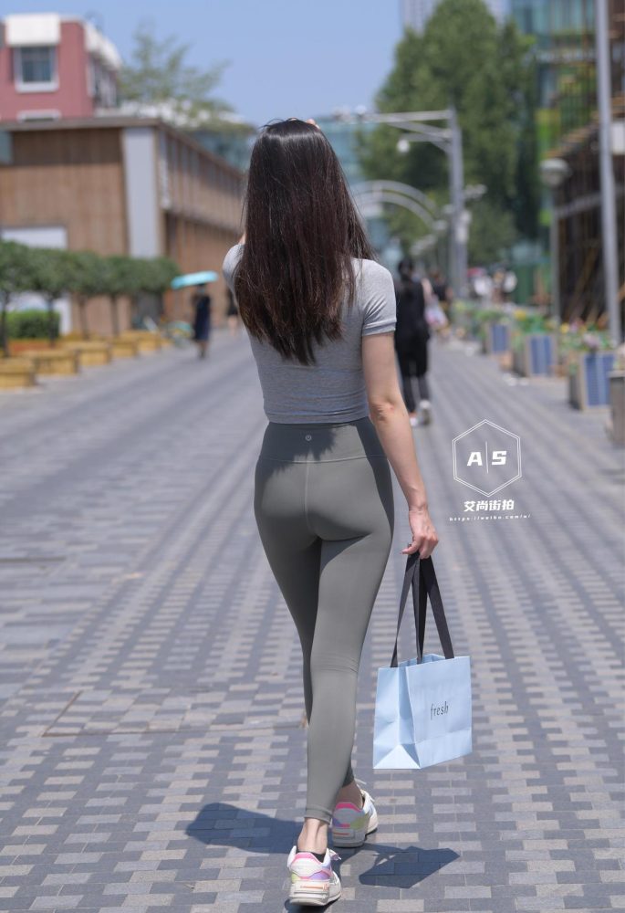 图片[1]-非常漂亮的瑜伽裤女孩J2192 501P1V-15.5GB-草莓街拍