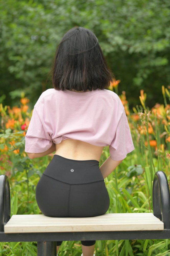 图片[2]-穿瑜伽裤打篮球的大三女孩J2198 463P1V-18.6GB-草莓街拍