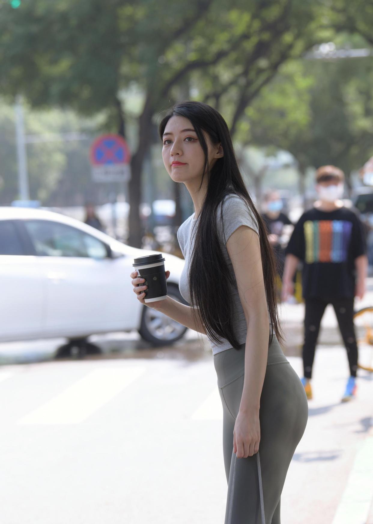 图片[3]-在外面逛街的瑜伽裤女孩J2240 449P1V-16.7GB-草莓街拍