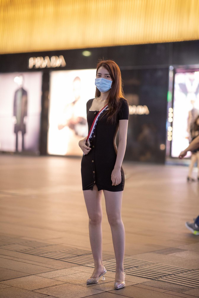 图片[4]-逛商场的黑色包臀裙美丽女孩【385P】00050-草莓街拍