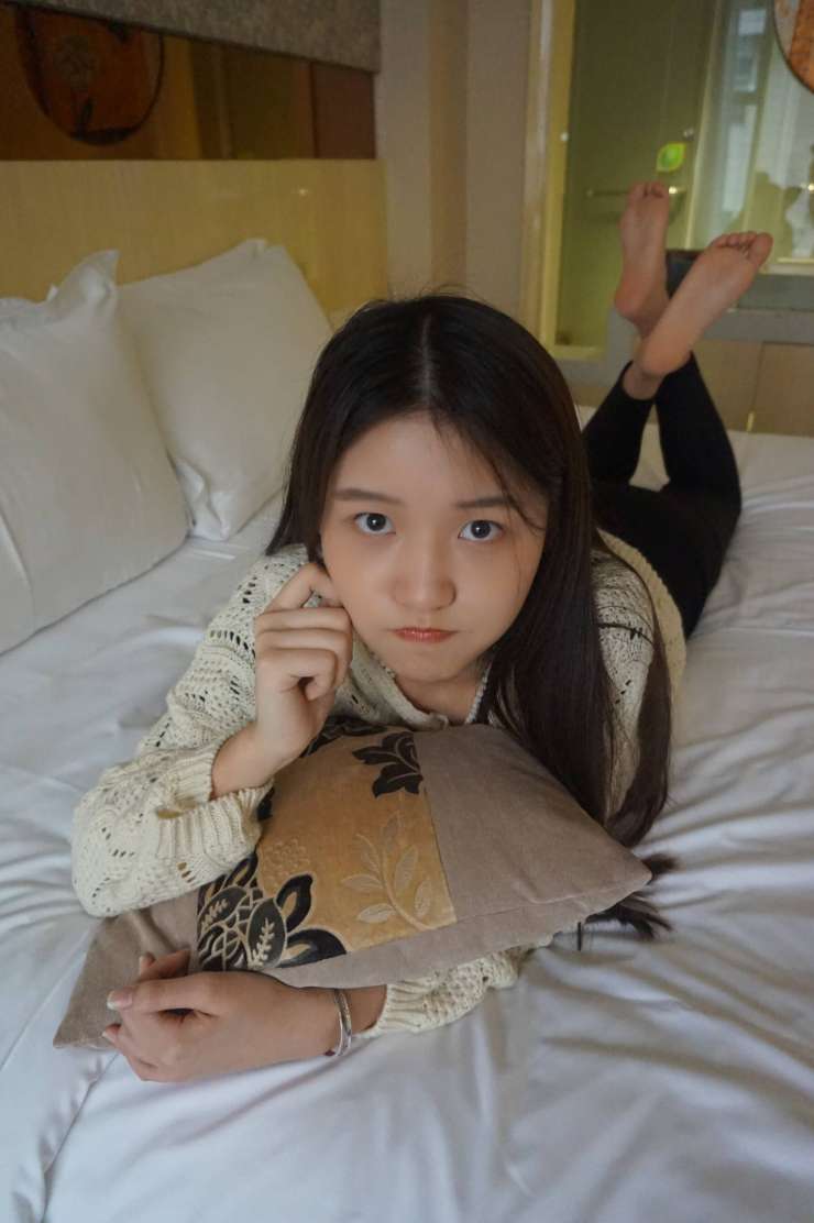 图片[4]-眼神很清澈的赤脚女孩【59P】20020-草莓街拍