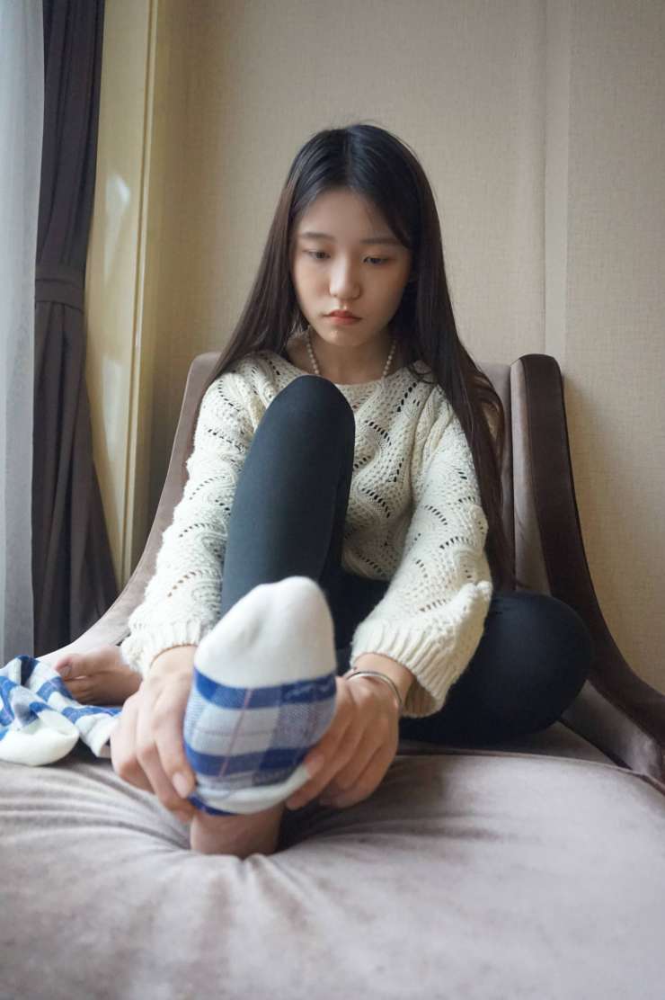图片[5]-眼神很清澈的赤脚女孩【59P】20020-草莓街拍