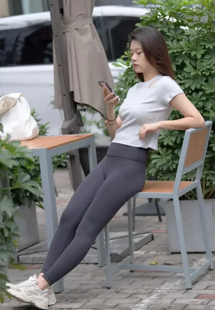图片[4]-黑色瑜伽裤靓丽女孩J2200 905P1V-30.5GB-草莓街拍
