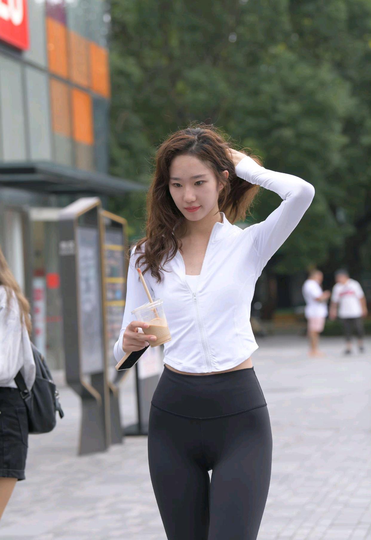 图片[5]-像刘亦菲的黑色瑜伽裤女孩J2237 340P1V-14.8GB-草莓街拍