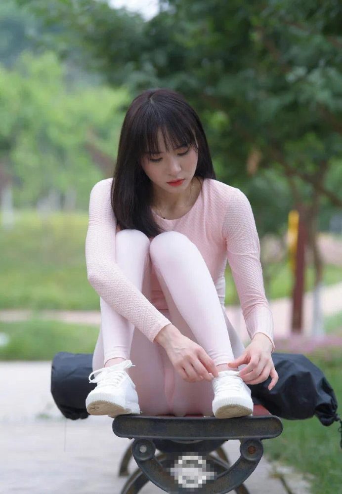 图片[4]-粉粉的瑜伽裤女孩太可爱了 J2090 854P1V-30.4GB-草莓街拍