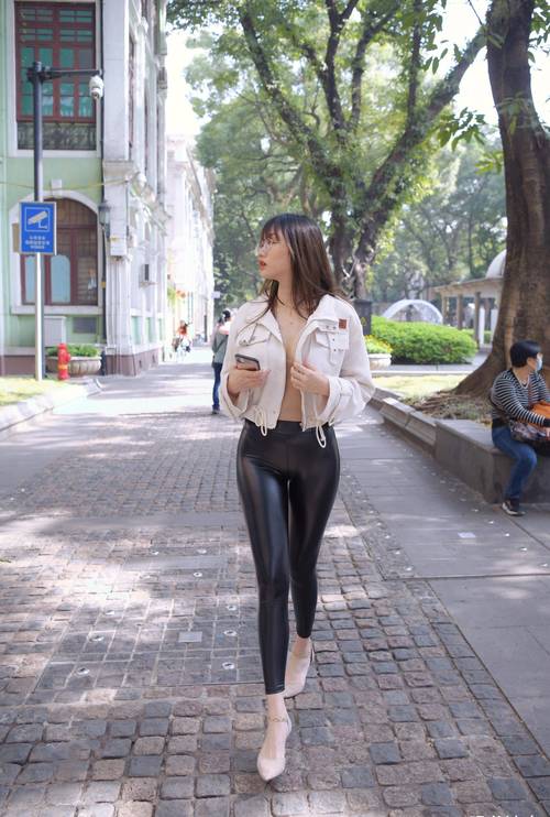 图片[3]-戴眼镜的皮裤女孩 J1473 1046P2V-35.5GB-草莓街拍