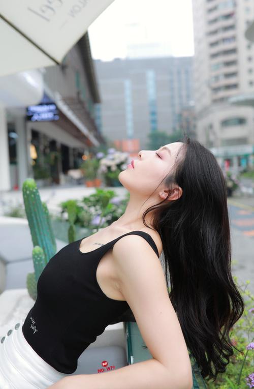 图片[2]-非常漂亮的白色紧身裤女孩J2055 895P2V-24.5GB-草莓街拍