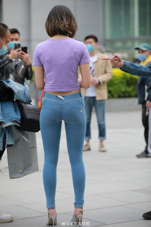 图片[4]-爱笑的短发紧身牛仔裤姑娘J1911 114P12V-7.29GB-草莓街拍