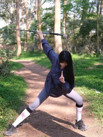 图片[2]-爱爬山的瑜伽裤MM，太甜美了！~-草莓街拍
