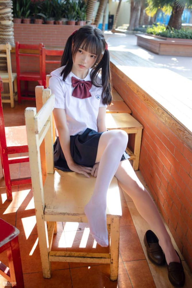 眼神好清澈的双马尾白丝女孩【75P】20019-草莓街拍